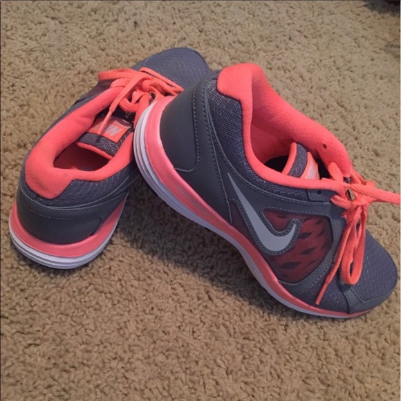 Nike’s - Picture 4 of 4